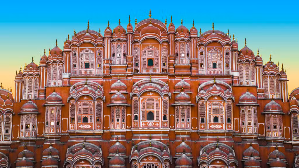 Palace-of-Winds-at-Hawa-Mahal-in-Jaipur-India